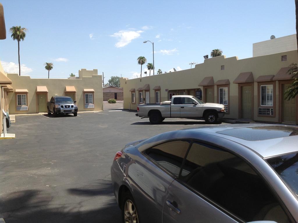 צ'נדלר Redwood Motel מראה חיצוני תמונה