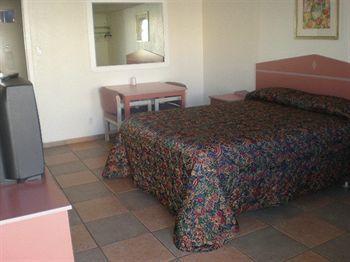 צ'נדלר Redwood Motel מראה חיצוני תמונה
