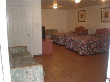 צ'נדלר Redwood Motel מראה חיצוני תמונה